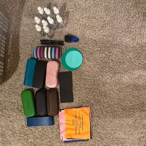 Colorful Eyeglass Cases and Cleaning Cloths Set